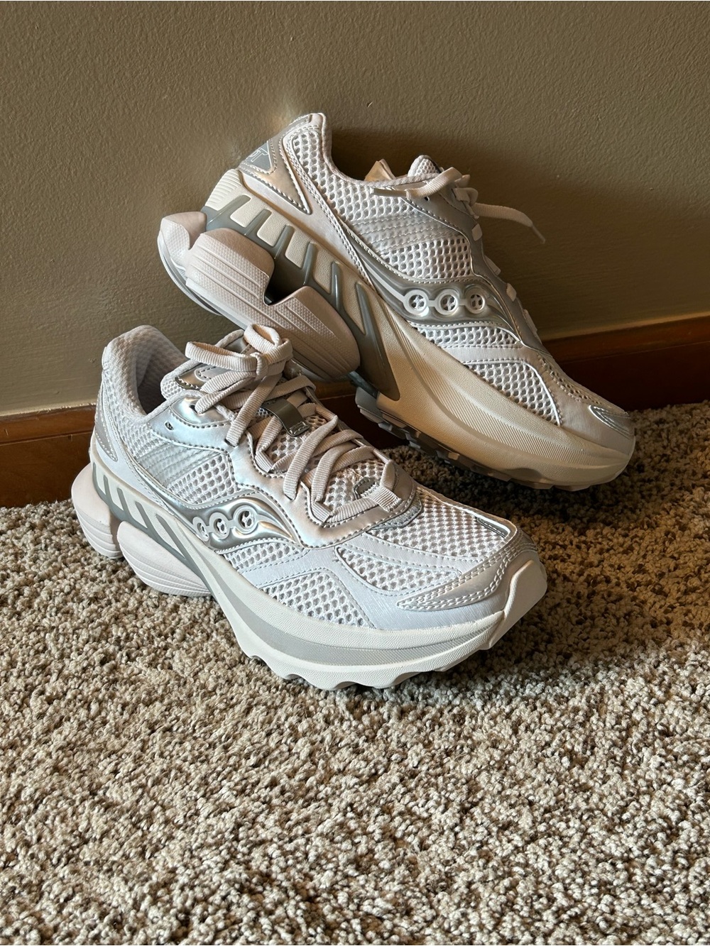 Saucony Grid NXT Moon Ocre women's shoes size 7